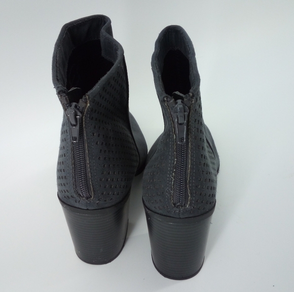 American Eagle Dark Navy Blue Laser Cut Chunky Heel Vegan Boots Booties 11 - Picture 3 of 12